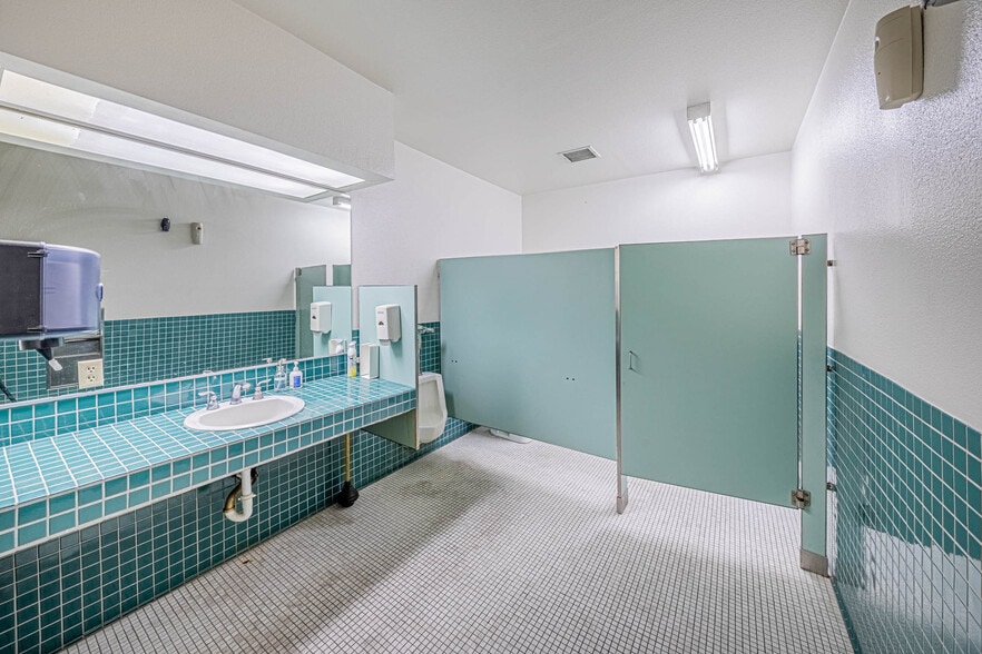 More Photos Of 980 Atlantic Ave, Long Beach Medical For Sale