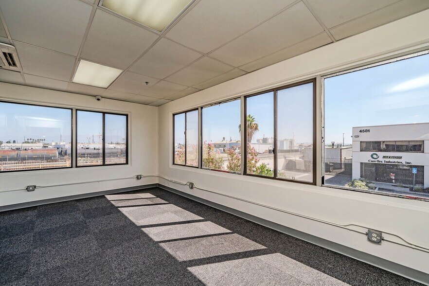 More Photos Of 4569 Firestone Blvd, South Gate Refrigeration Cold Storage For Sale