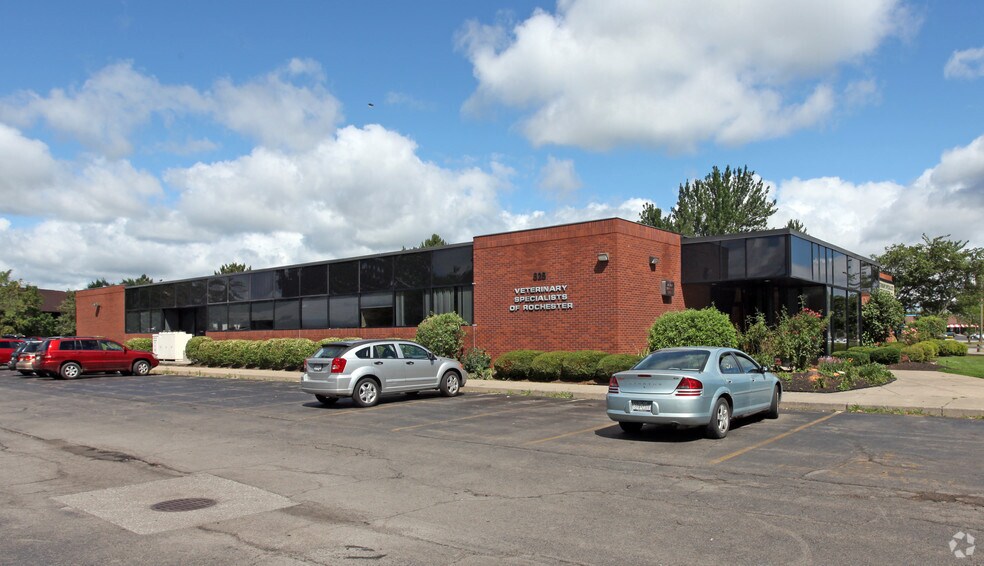 Primary Photo Of 825 E White Spruce Blvd, Henrietta Veterinarian Kennel For Lease