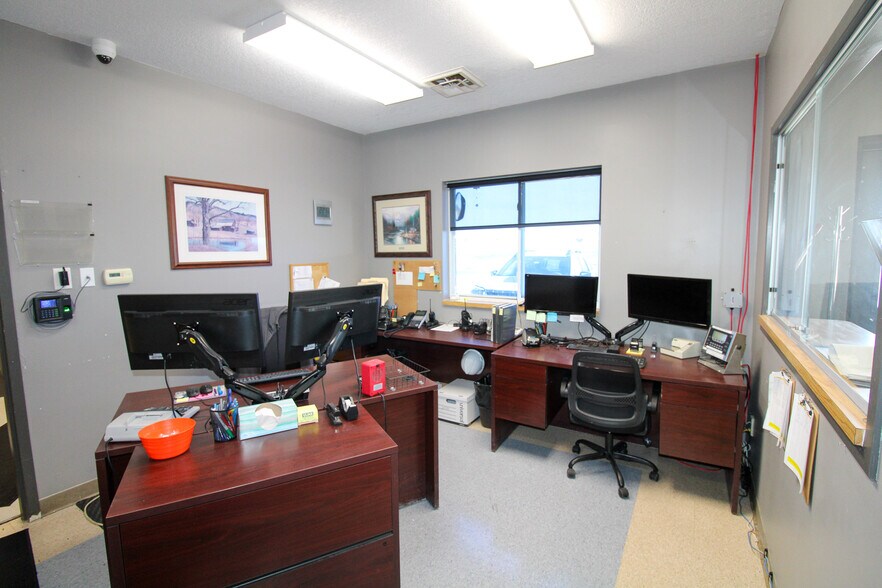 More Photos Of 5640 44th Ave S, Clinton Industrial For Sale