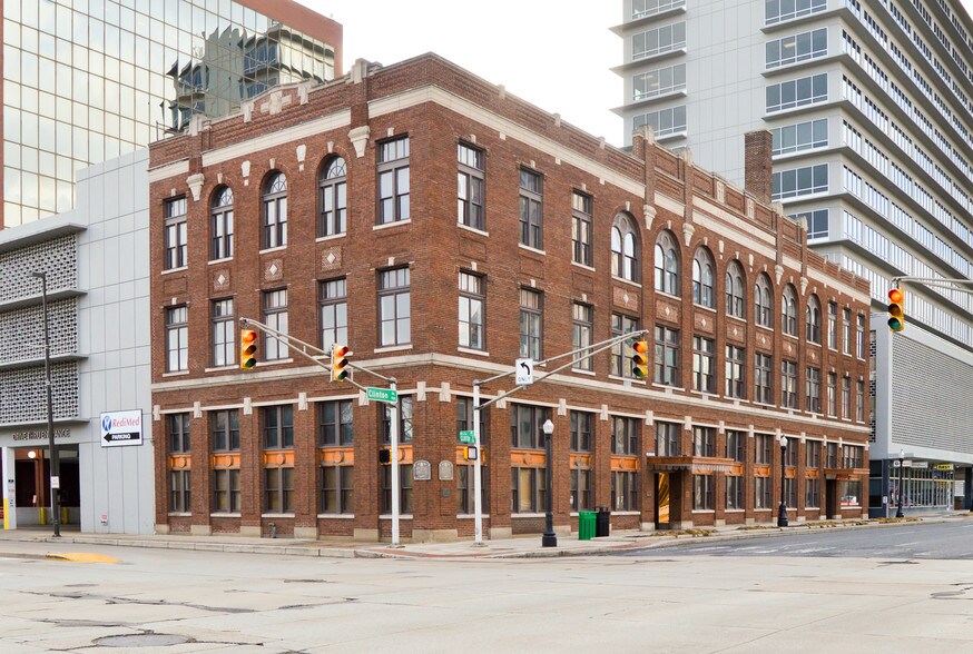 More Photos Of 701 S Clinton St, Fort Wayne Office For Lease