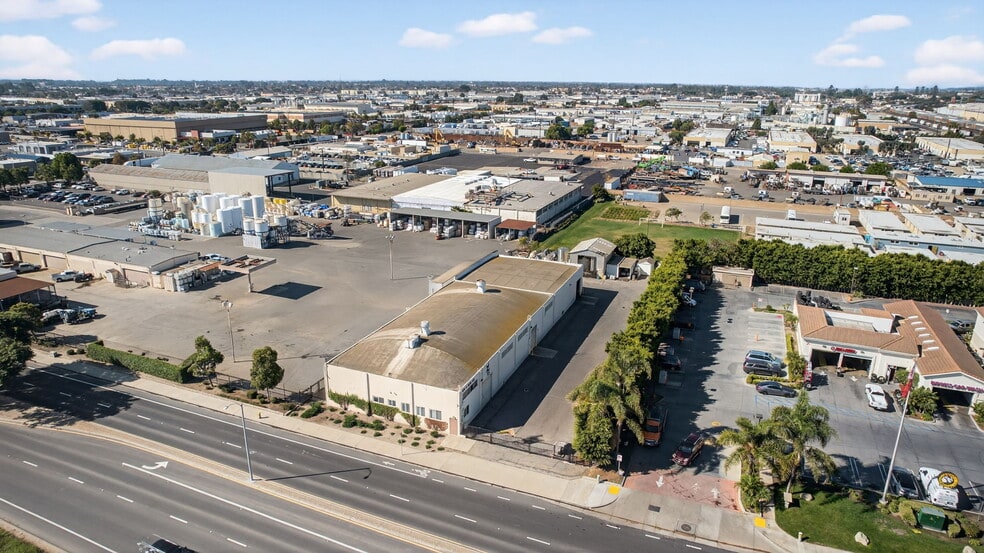 More Photos Of 635 S Rose Ave, Oxnard Warehouse For Sale
