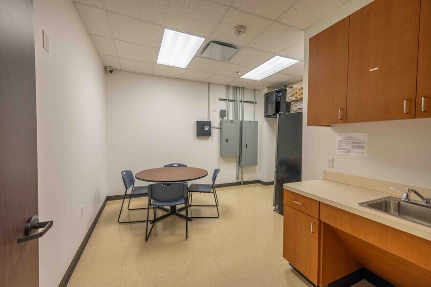 More Photos Of 8721 Highway 6, Missouri City Medical For Lease