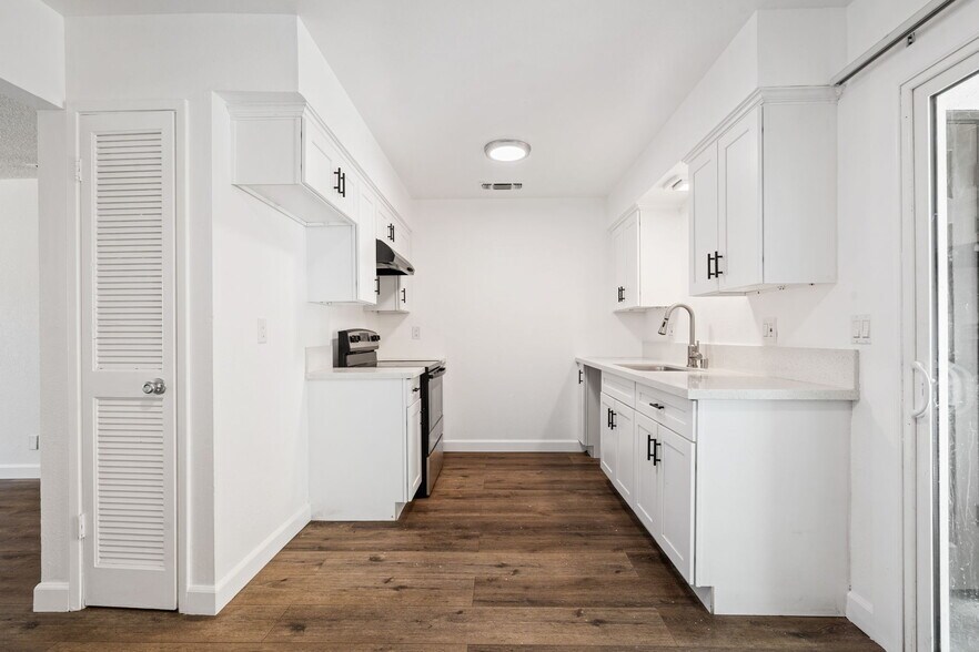 More Photos Of 3025-3049 E Gettysburg Ave, Fresno Apartments For Sale