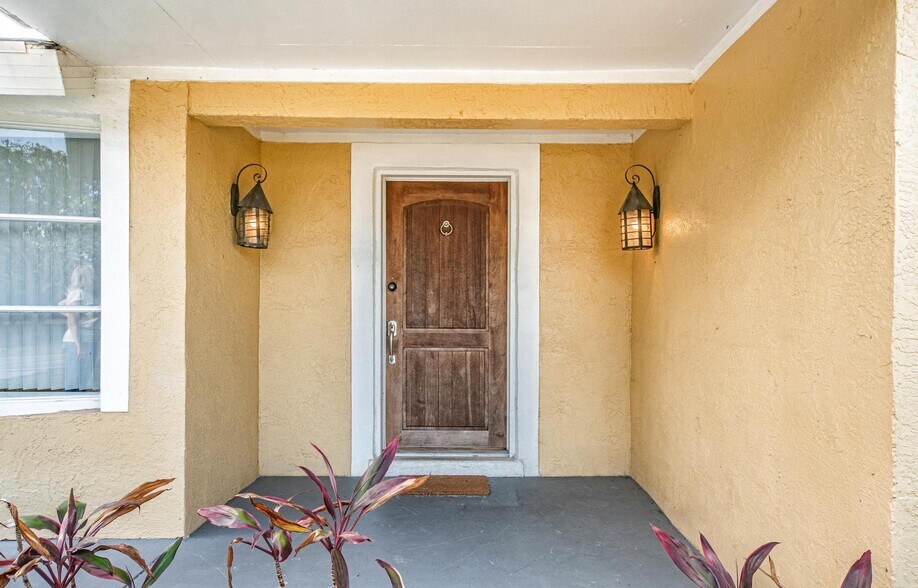 More Photos Of 3225 W Shell Point Rd, Ruskin Apartments For Sale