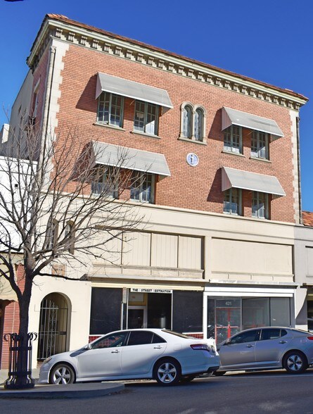 More Photos Of 421-423 D St, Marysville Storefront Retail Residential For Sale