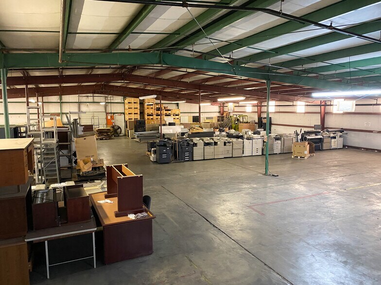 More Photos Of 2521 N Church St, Rocky Mount Warehouse For Lease
