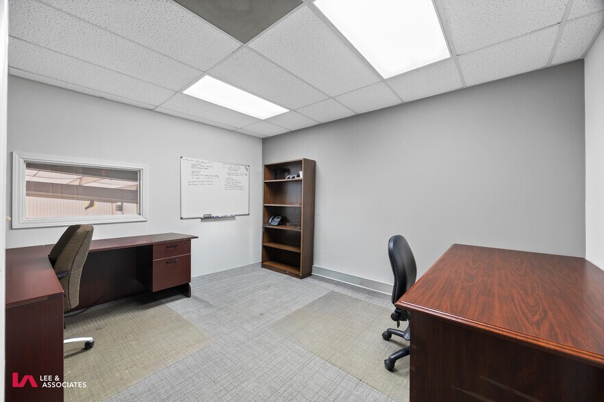 More Photos Of 885 Cripple Creek Dr, Lawrenceville Warehouse For Lease
