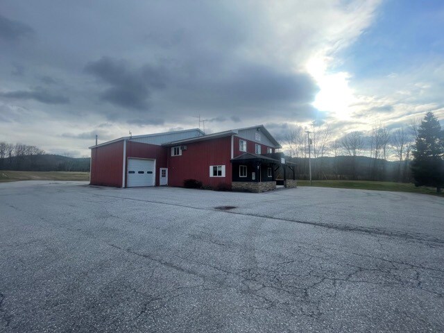 More Photos Of 628 South St, Hoosick Falls Specialty For Sale