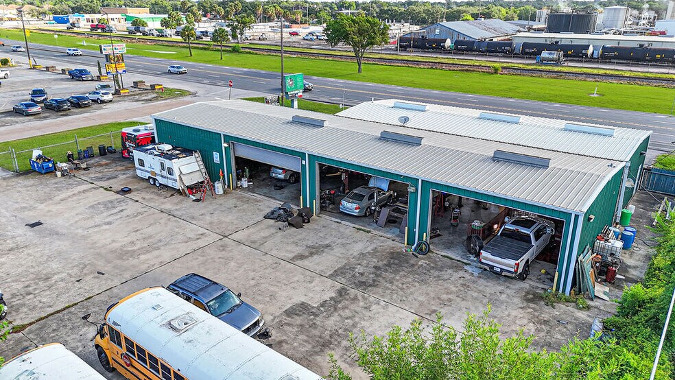 More Photos Of 502 Washington St, South Houston Warehouse For Sale