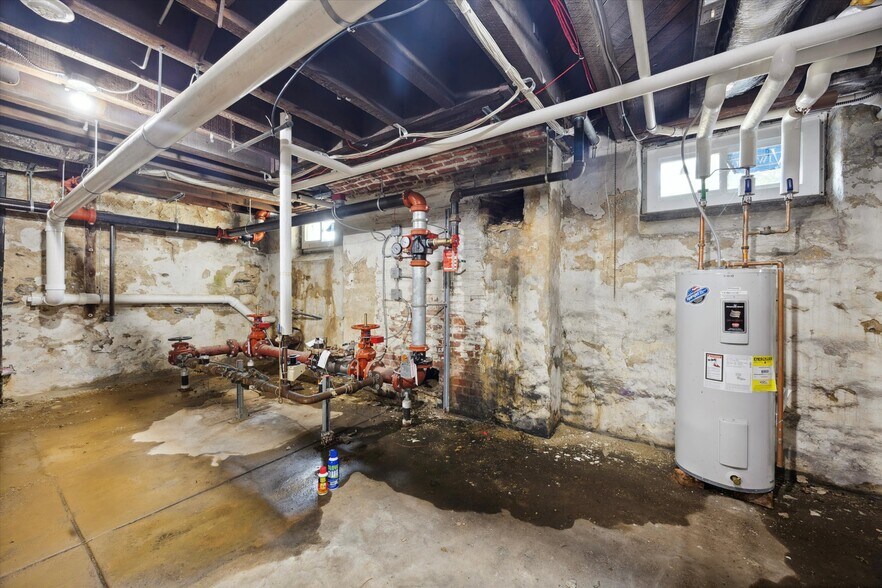 More Photos Of 400 E 21st St, Chester Office For Sale