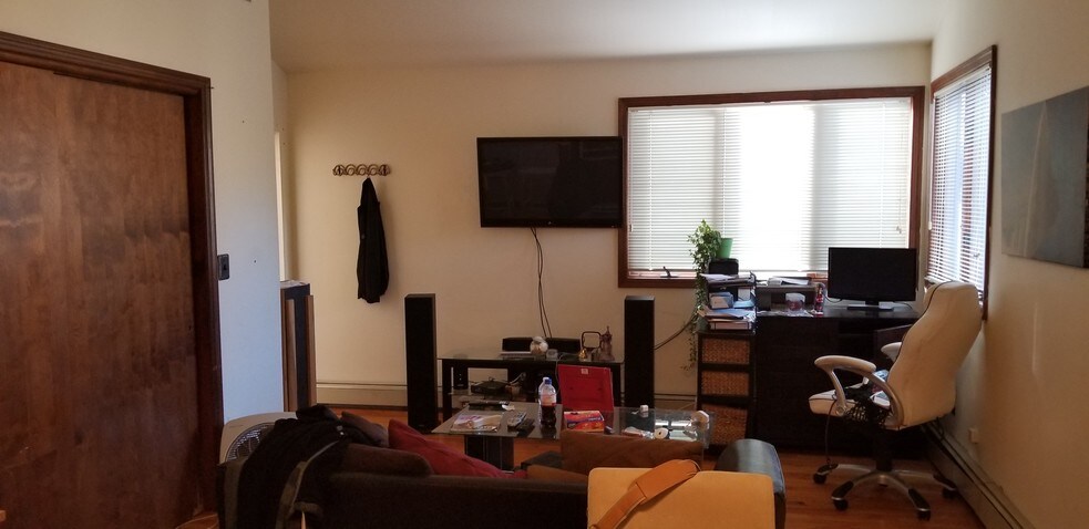 More Photos Of 16 Jefferson St, Hackensack Office Residential For Lease