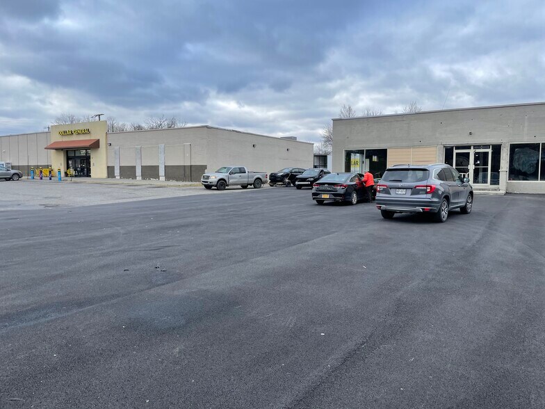 More Photos Of 14 Route 17k, Newburgh Freestanding For Sale