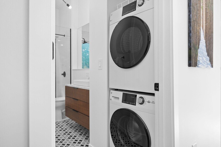 More Photos Of 5961 Oslo St, Williamsburg Specialty For Sale