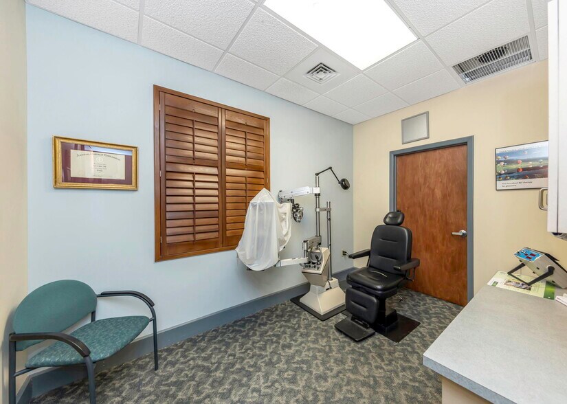 More Photos Of 2346 Drew St, Clearwater Office For Sale