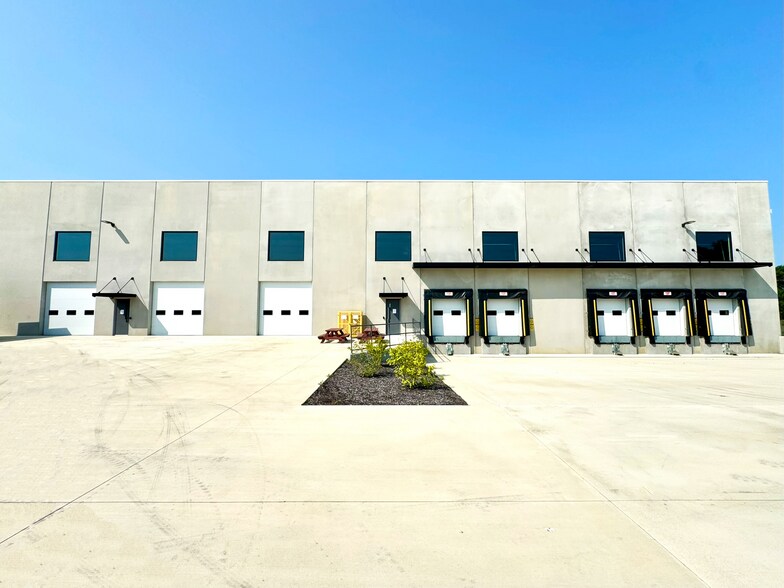 More Photos Of 2220 E Bunch Blvd, Muncie Manufacturing For Lease