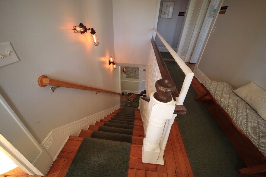 More Photos Of 4 Northcrest Dr, Weaverville Office For Sale