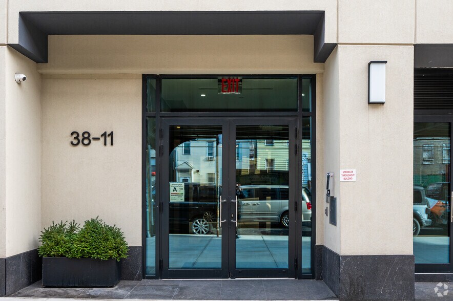 More Photos Of 3811 31st St, Long Island City Apartments For Lease