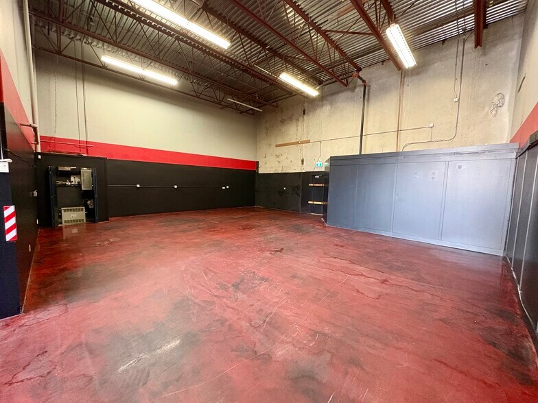 More Photos Of 1952 Kingsway Ave, Port Coquitlam Warehouse For Lease