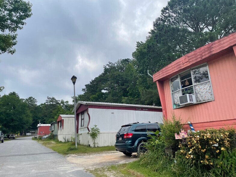 More Photos Of 114 Trailer Park Dr, Macon-Bibb Manufactured Housing Mobile Home Park For Sale
