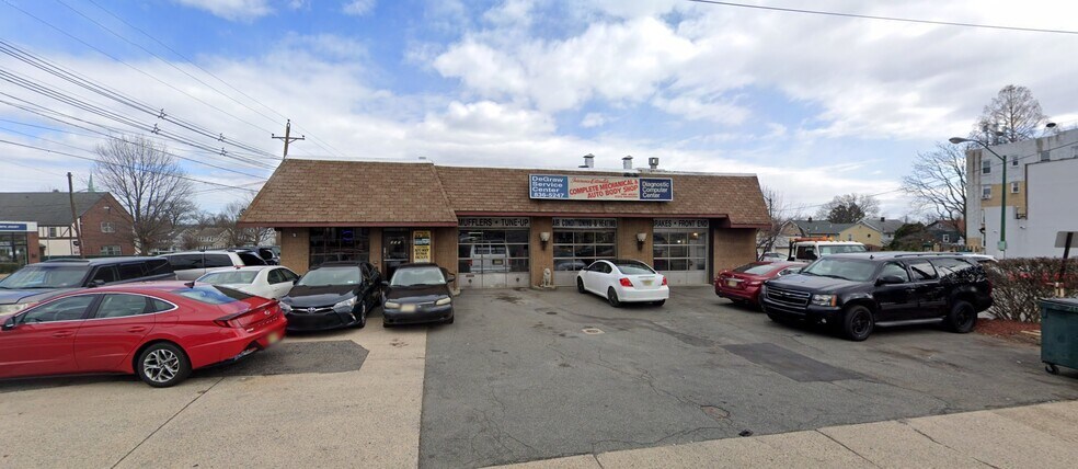 Primary Photo Of 335 Queen Anne Rd, Teaneck Auto Repair For Sale