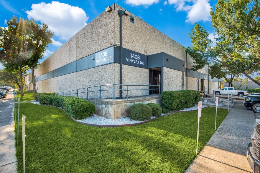 More Photos Of 1408 Vinylex Dr, Carrollton Distribution For Sale