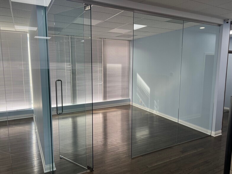 More Photos Of 710 Higgins Rd, Park Ridge Office Residential For Lease