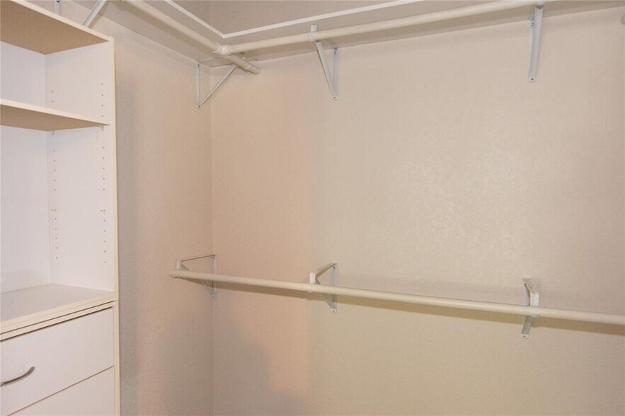 More Photos Of 603 W Main St, Johnson City Office For Sale