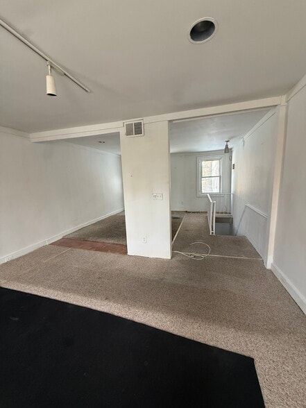 More Photos Of 1669 Wisconsin Ave NW, Washington Storefront For Lease