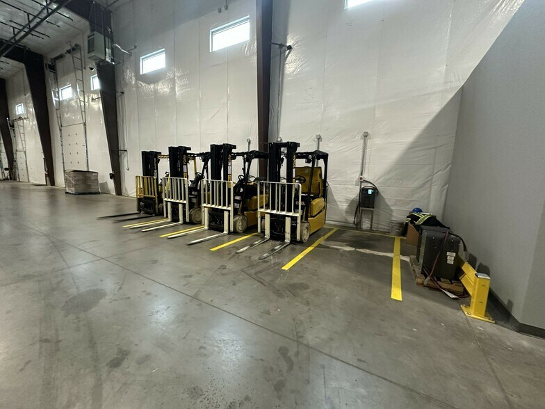 More Photos Of 810 Chesapeake Dr, Cambridge Warehouse For Sale
