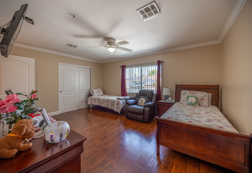 More Photos Of XXXXW Assisted Living Dr., Phoenix Assisted Living For Sale