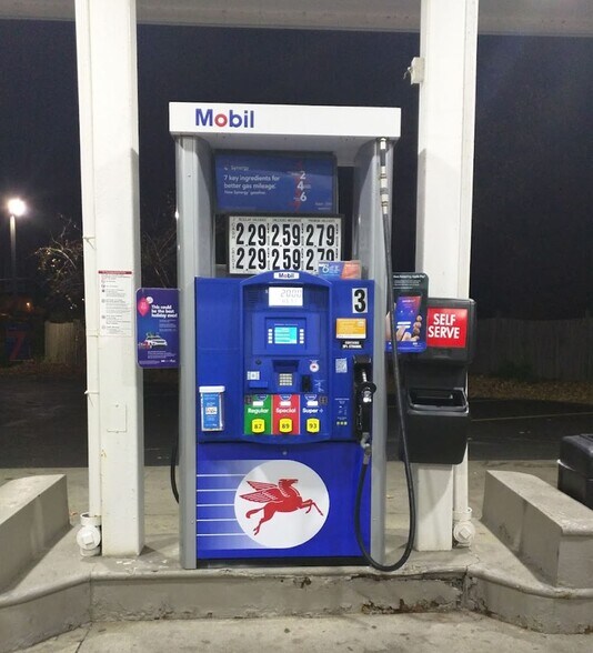 More Photos Of 2540 S Park Ave, Lackawanna Service Station For Sale