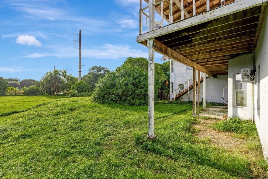 More Photos Of 1288 Glen Rd, West Palm Beach Specialty For Sale