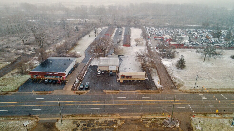 More Photos Of 2502 E Michigan Ave, Ypsilanti Freestanding For Lease