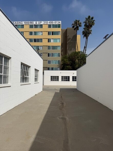 More Photos Of 1001-1005 Arbor Vitae, Los Angeles Warehouse For Lease