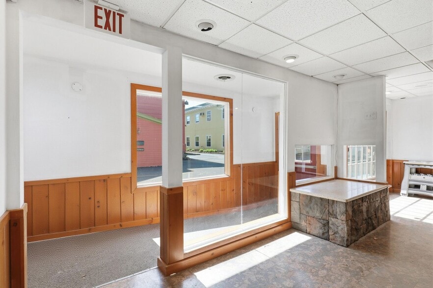 More Photos Of 25 S Main St, Pittsford Freestanding For Sale