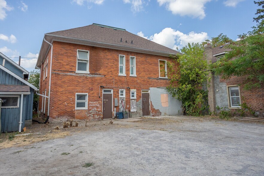 More Photos Of 514 Aylmer St N, Peterborough Multifamily For Sale
