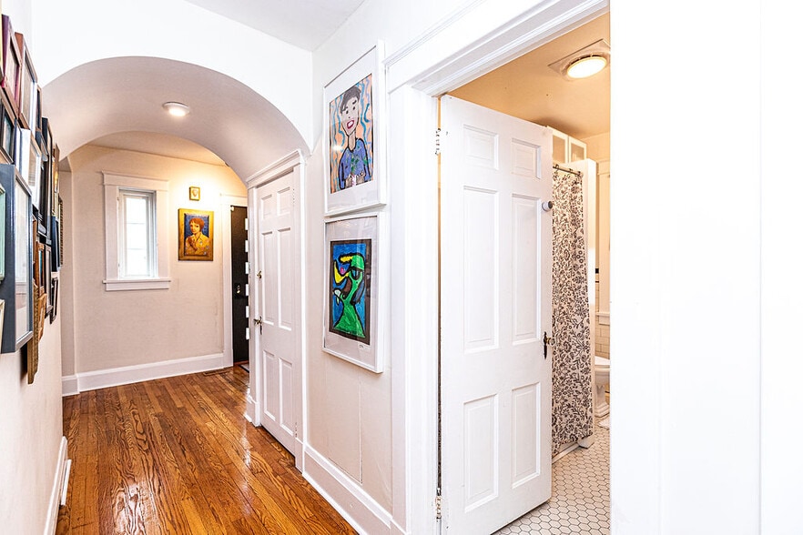 More Photos Of 404 Allegheny Ave, Towson Office For Sale