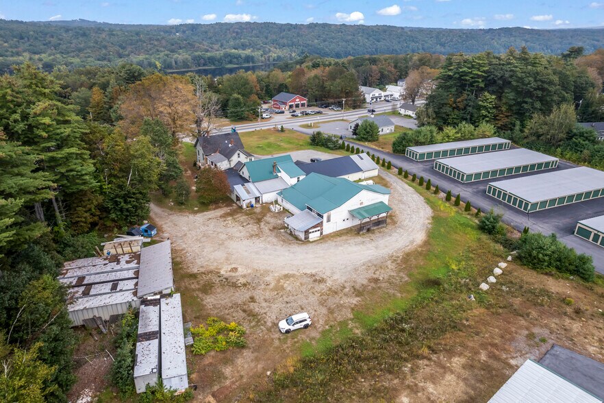 More Photos Of 680 Maine Ave, Farmingdale Storefront Retail Office For Lease