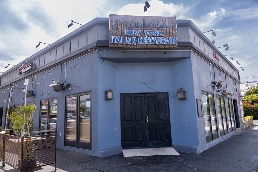 More Photos Of 7228 Melrose Ave, Los Angeles Restaurant For Lease