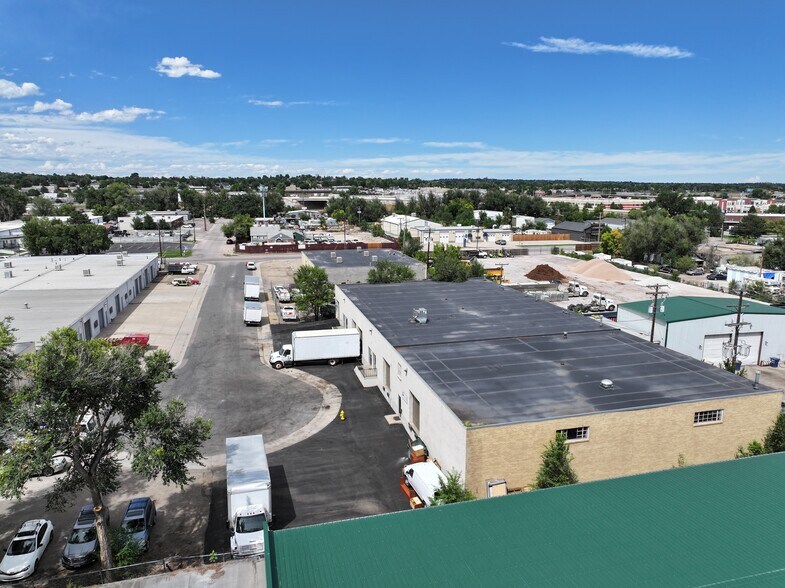 More Photos Of 5540-5564 Gray St, Arvada Warehouse For Lease