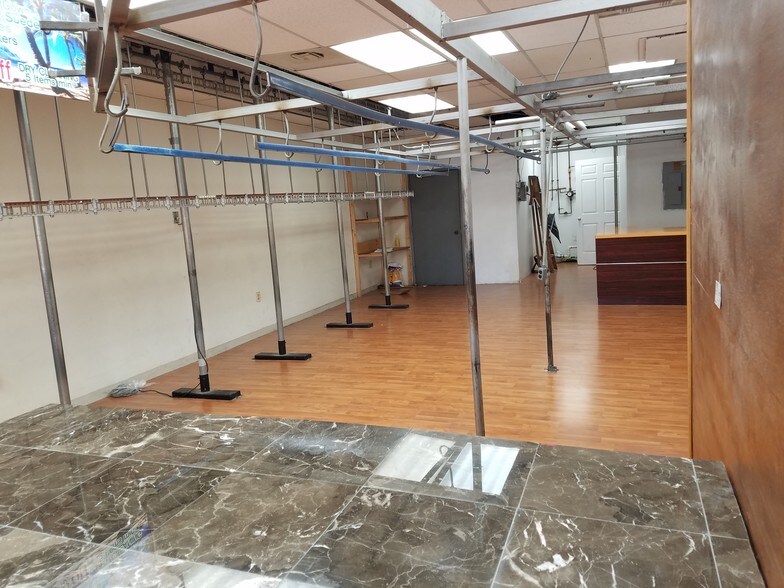 More Photos Of 13613-13637 Annapolis Rd, Bowie Storefront For Sale