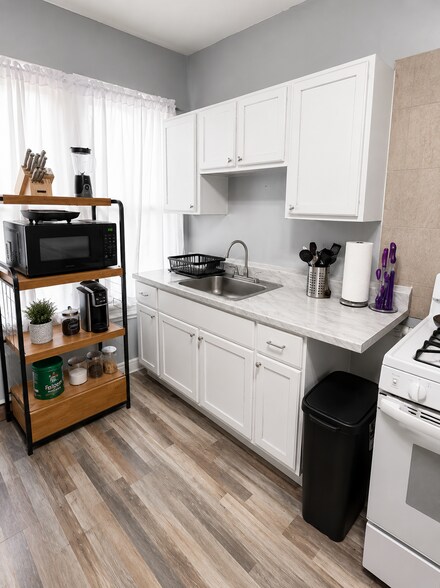 More Photos Of 18-20 Lawrence St, Hartford Apartments For Sale