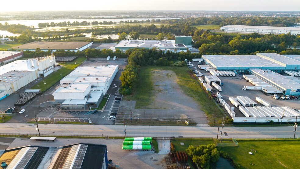 More Photos Of 9191 River Rd, Pennsauken Warehouse For Lease