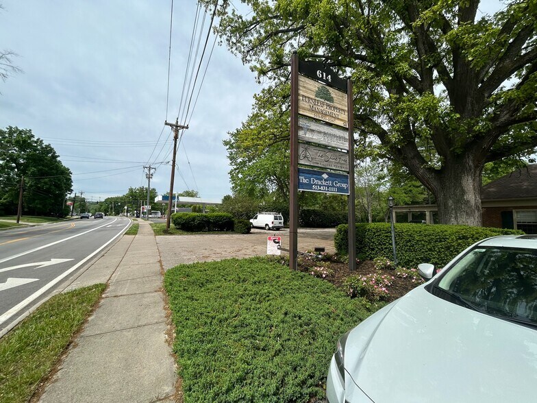 More Photos Of 614 Wooster Pike, Terrace Park Storefront Retail Office For Lease