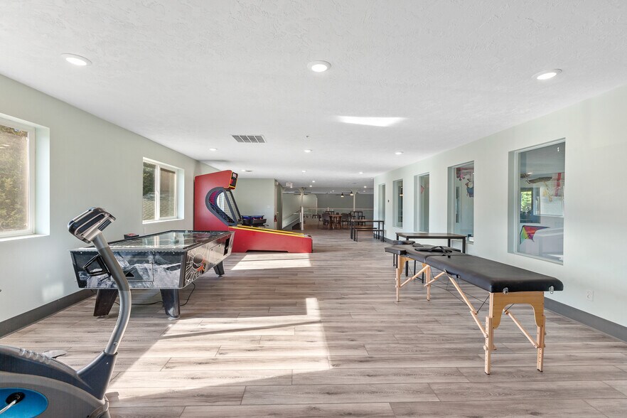 More Photos Of 30400 S Sunray Trl, Worley Lodge Meeting Hall For Sale