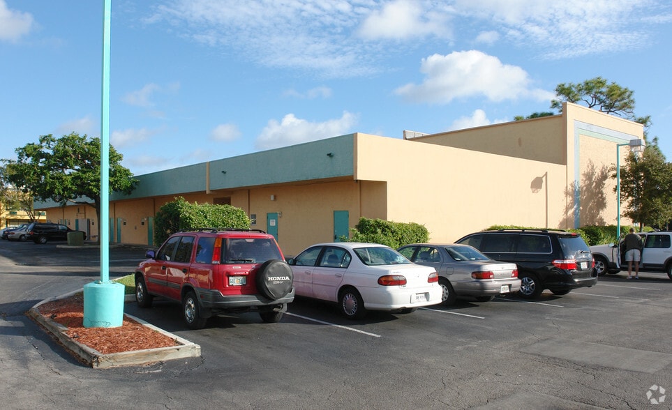 More Photos Of 2831 N Federal Hwy, Boca Raton Unknown For Lease