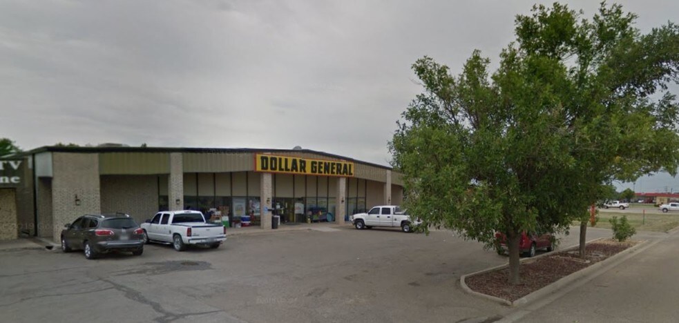 More Photos Of 723 W 7th Ave, Spearman Freestanding For Sale