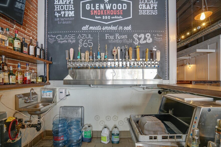 More Photos Of 152 S Brand Blvd, Glendale General Retail For Lease