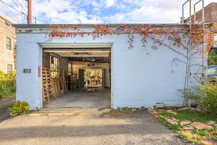 More Photos Of 705 Warren St, Hudson Storefront Retail Residential For Sale